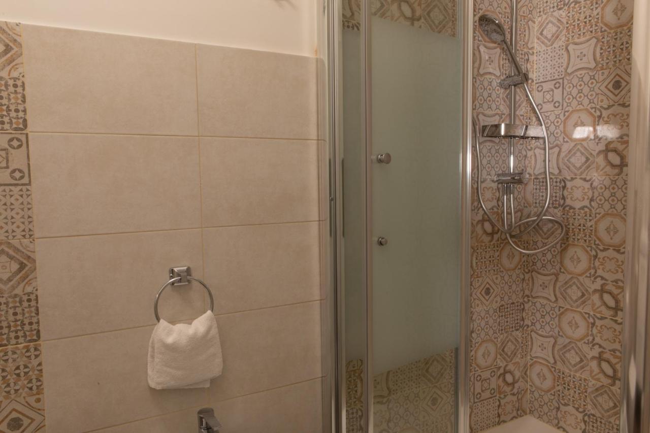 Bibbi'S House San Lorenzo Рим Екстериор снимка